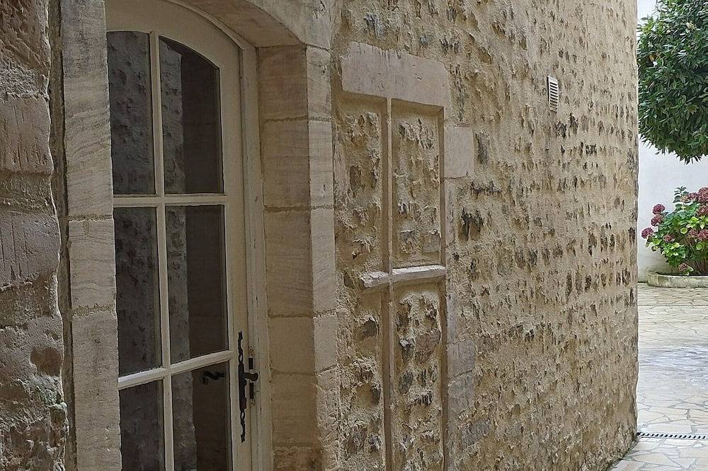 Entire apartment, Bayeux, cosy studio apartment in the heart of the town center. in Bayeux, Bayeux region