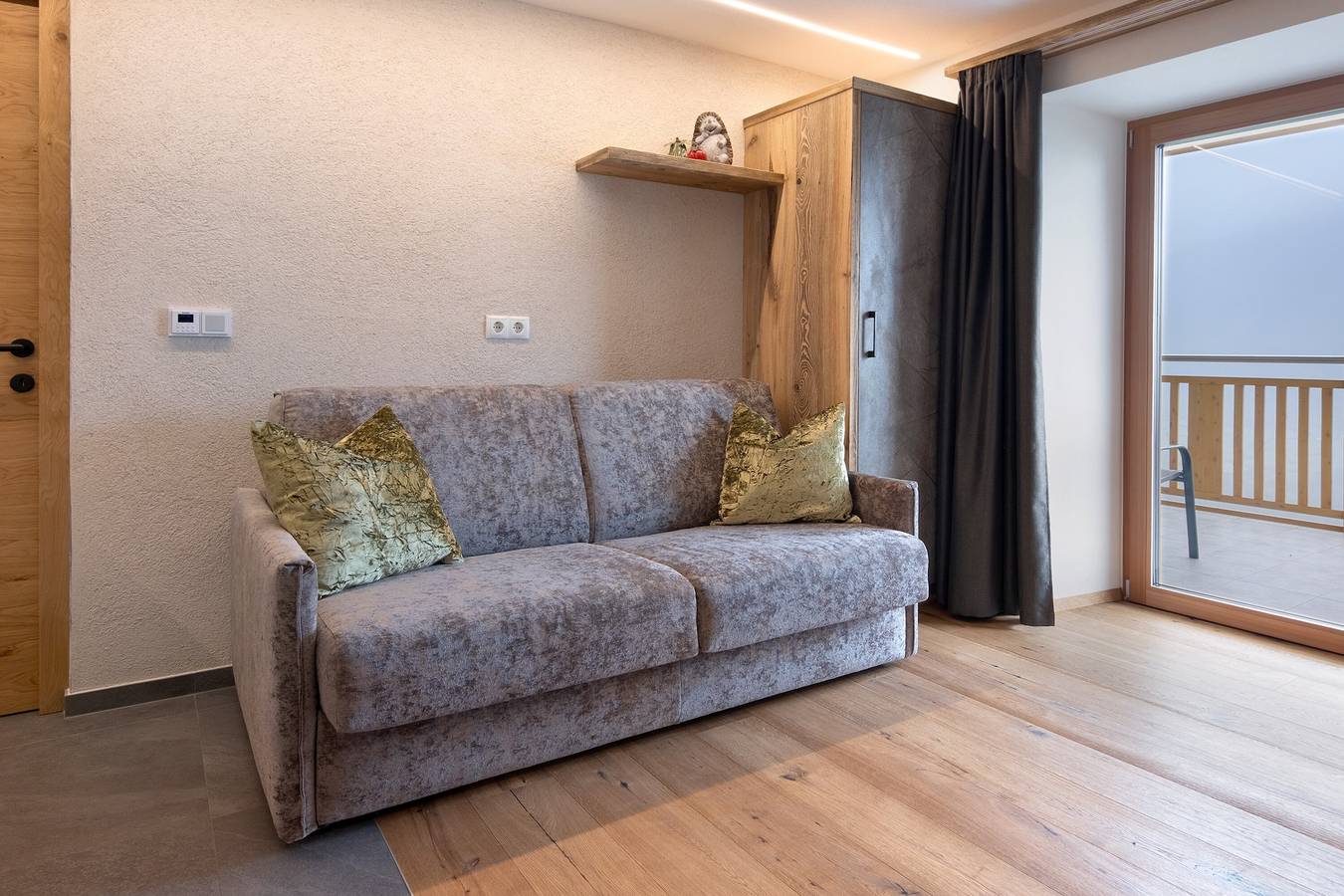 Entire apartment, Apartment 'Heuduft' with Mountain View, Shared Garden and Wi-Fi in Tanas, Laas