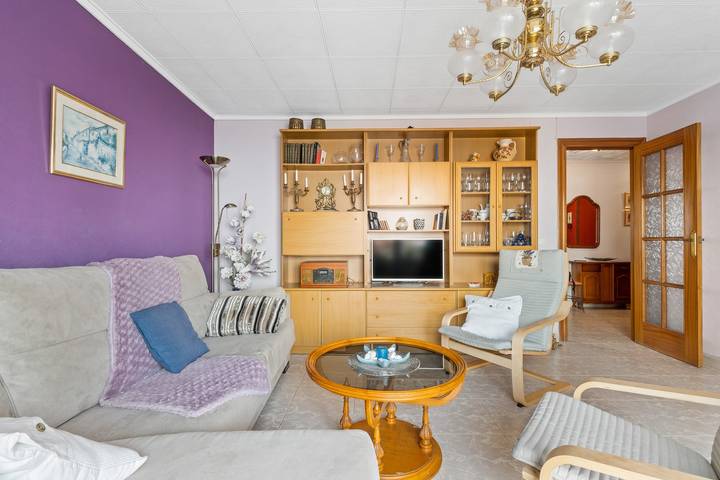 Appartement entier, Appartement 'Sanpolicarpo' avec balcon, Wi-Fi et climatisation in Torrevieja Centre, Torrevieja