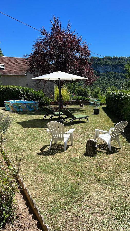 Location de vacances pour 2 personnes, avec bassin pour enfant et terrasse ainsi que vue et jardin à Brengues - 4