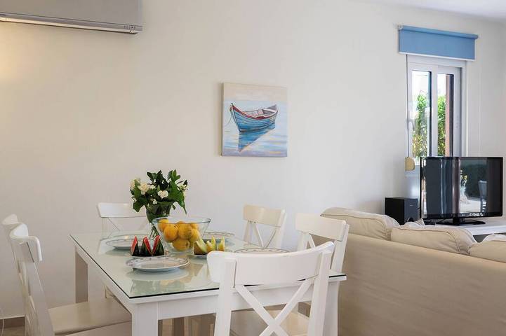 Villa frente al mar Avra, piscina, a 50 m del mar, excelentes vistas al mar y al atardecer. in Panormos (Rethymno), Rethymno und Umgebung