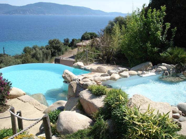 Villa pour 14 personnes, avec Terrasse ainsi que Piscine et Vue à Olmeto