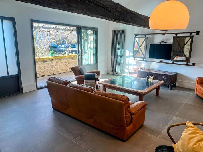 Gîte pour 6 personnes, avec terrasse et vue à Verdun-sur-le-Doubs