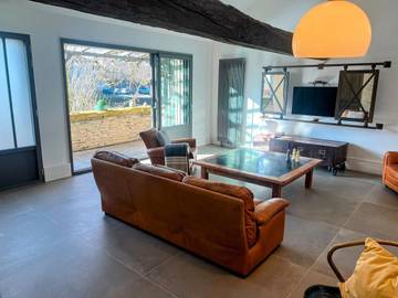 Gîte pour 6 personnes, avec vue et terrasse à Verdun-sur-le-Doubs