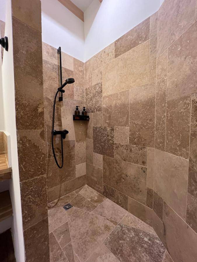 Location de vacances pour 2 personnes, avec jardin et vue ainsi que sauna et piscine à Aynac - 4