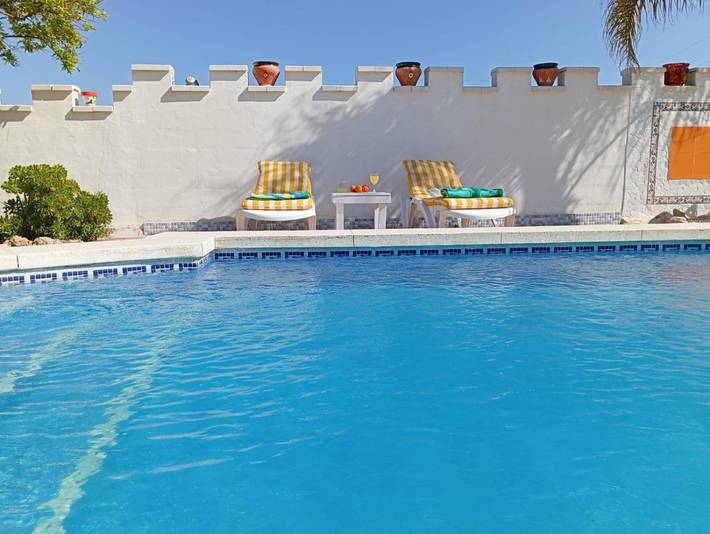 Casa rural para 6 personas, con vistas además de jardín y piscina en Alhaurín el Grande