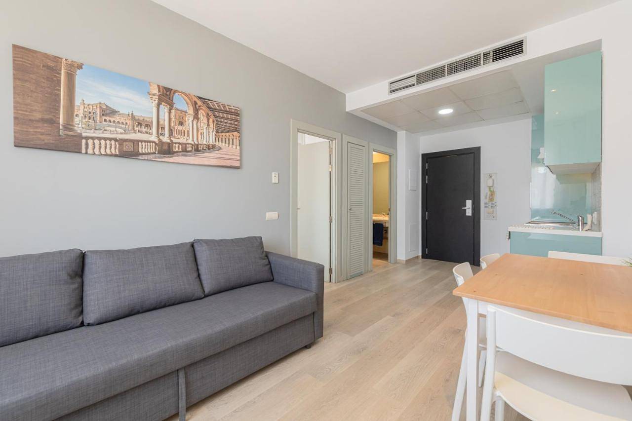 Apartamento entero, Apartment with free parking and pool in Bormujos, Provincia de Sevilla