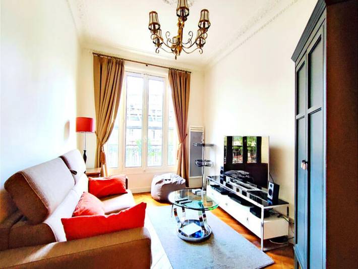 Vacation rental for 2 people, kid friendly around the Eiffel Tower
