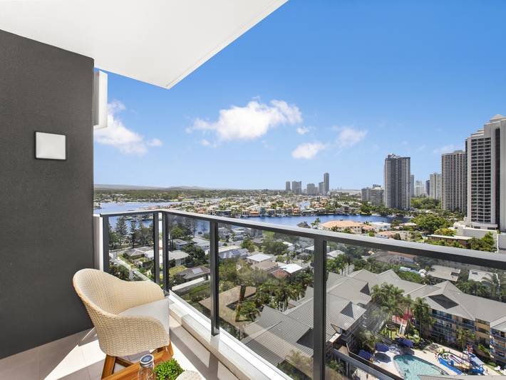 Vacation rental for 4 people, with sauna and balcony/terrace as well as pool in Surfers Paradise