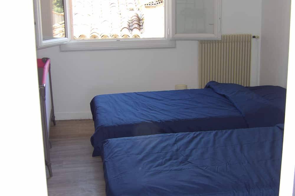 3-bedroom village house, garden, terrace. Ideal for families and friends! in Montréal (Aude), Región de Carcassonne