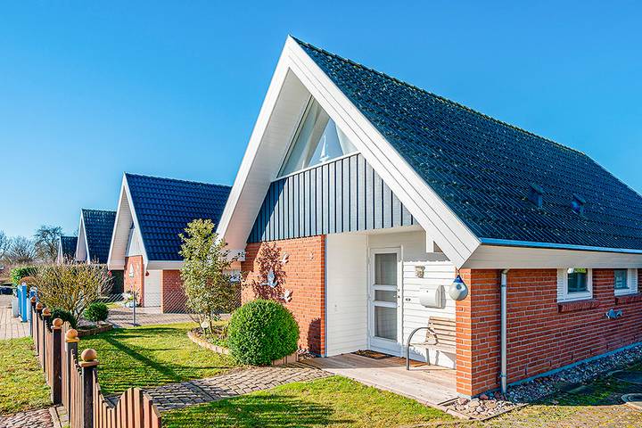 Ferienhaus für 4 Personen, mit Terrasse und Garten in Neukirchen