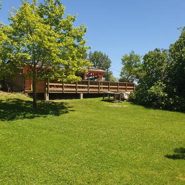 Gîte pour 2 personnes, avec jacuzzi et terrasse ainsi que piscine et jardin dans le Gers