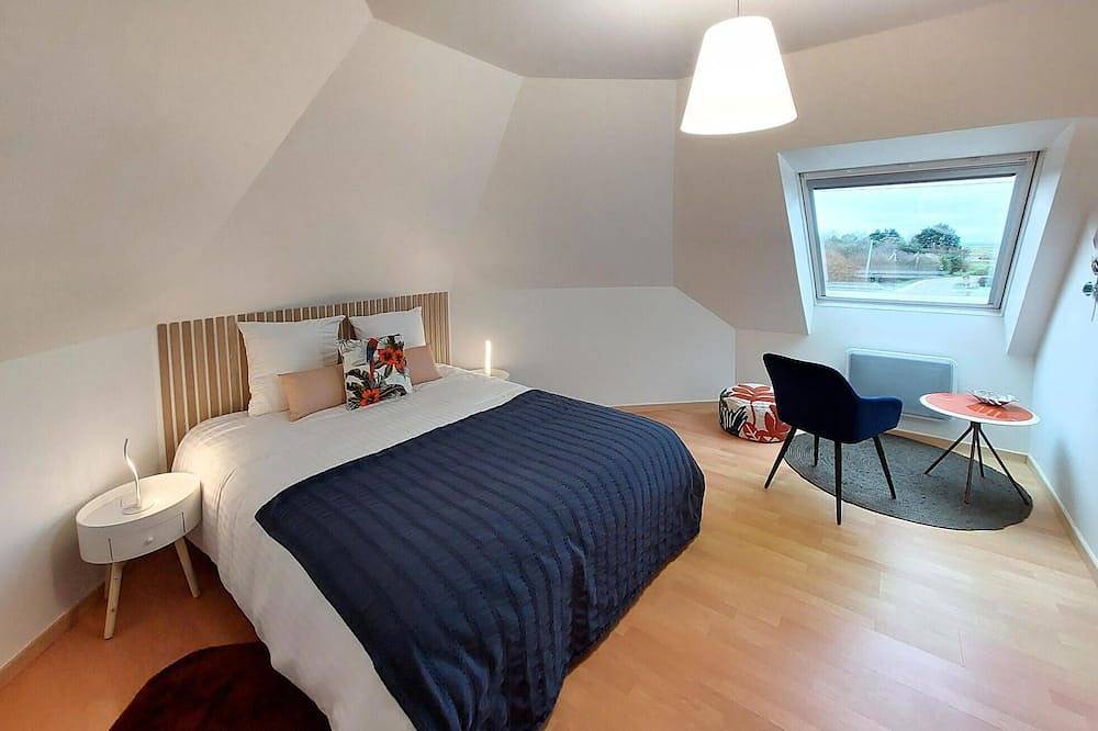 Beach front home in Ploudalmézeau with Wifi in Ploudalmézeau, Région de Brest