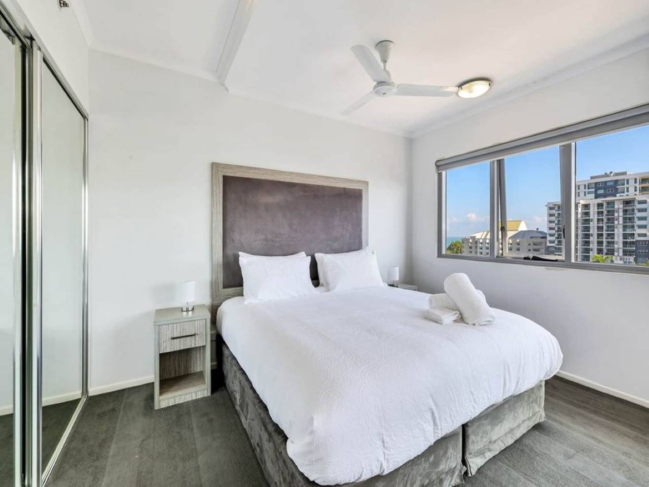 Entire apartment, Stylish 1-Bed Darwin City Stay with Balcony Views in Darwin City, Darwin