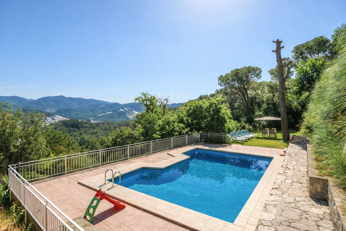 Spectacular mountain views, just 4km to the beach in San Cipriano de Vallalta, Costa del Maresme