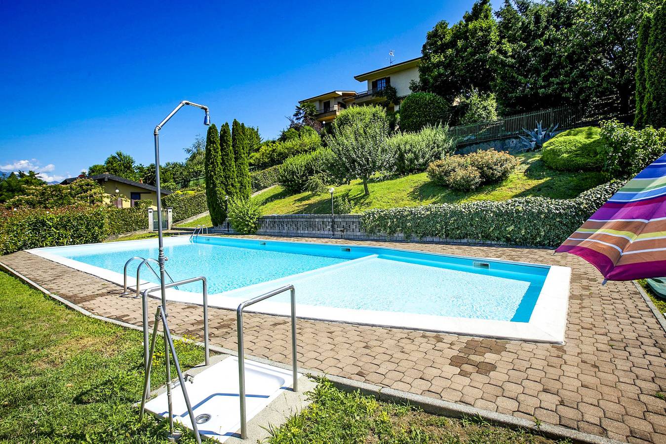 Geheel appartement, Vakantieappartement voor 3 personen met uitzicht op het meer in Luino, Comune di Luino