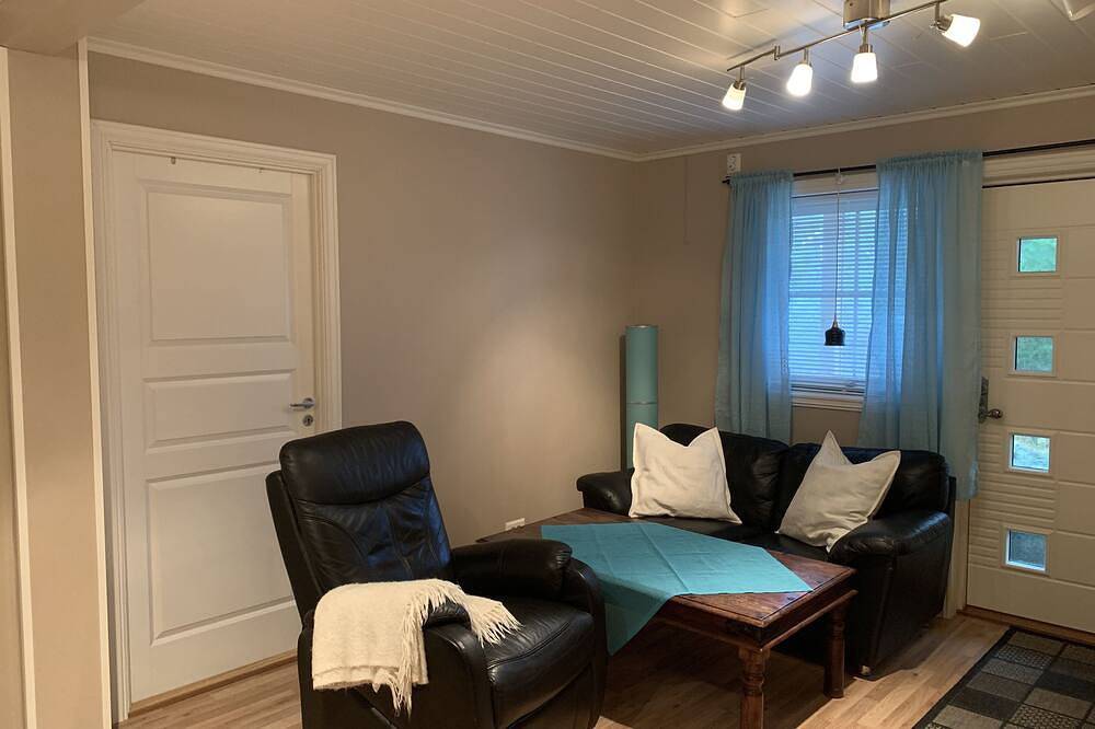 Ganze Wohnung, Basement apartment in the countryside. in Bremanger