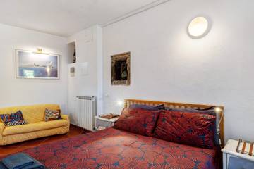 Vacation Rental for 2 Guests in Riomaggiore Municipality, Riviera di Levante, Picture 2