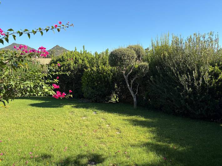 Villa Bouganville - Ein entspannender Rückzugsort nur einen kurzen Spaziergang vom Strand in Cala Sinzias, Castiadas