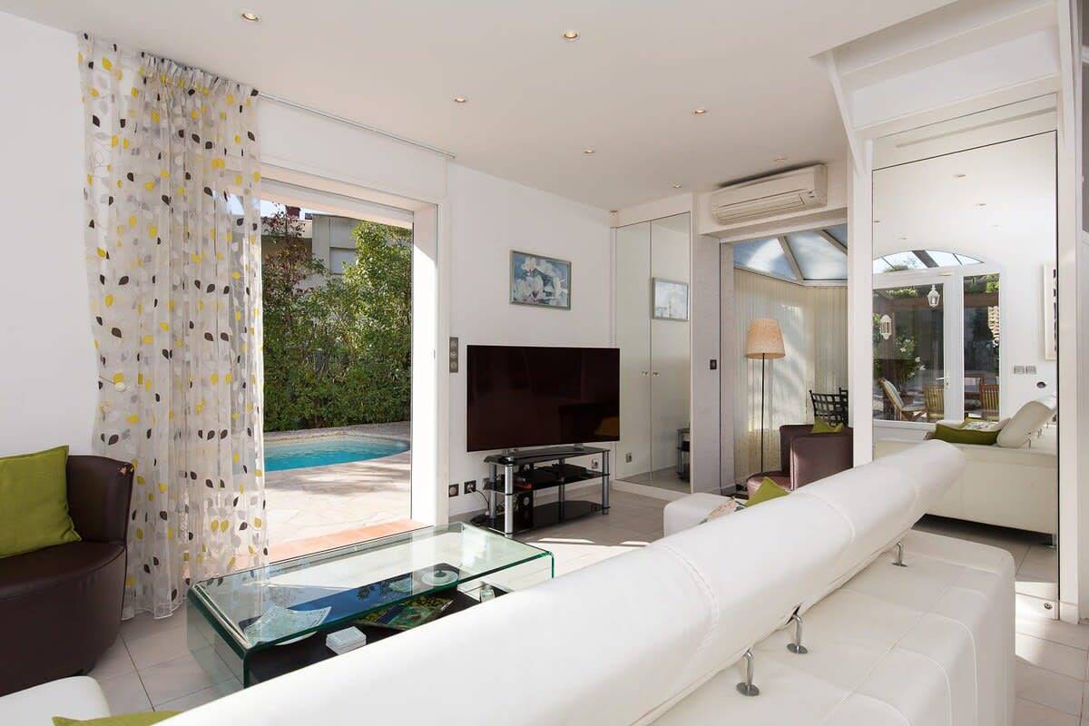 B024 - Magnifique Villa - Piscine - Cannes centre in Cannes, Cannes e dintorni