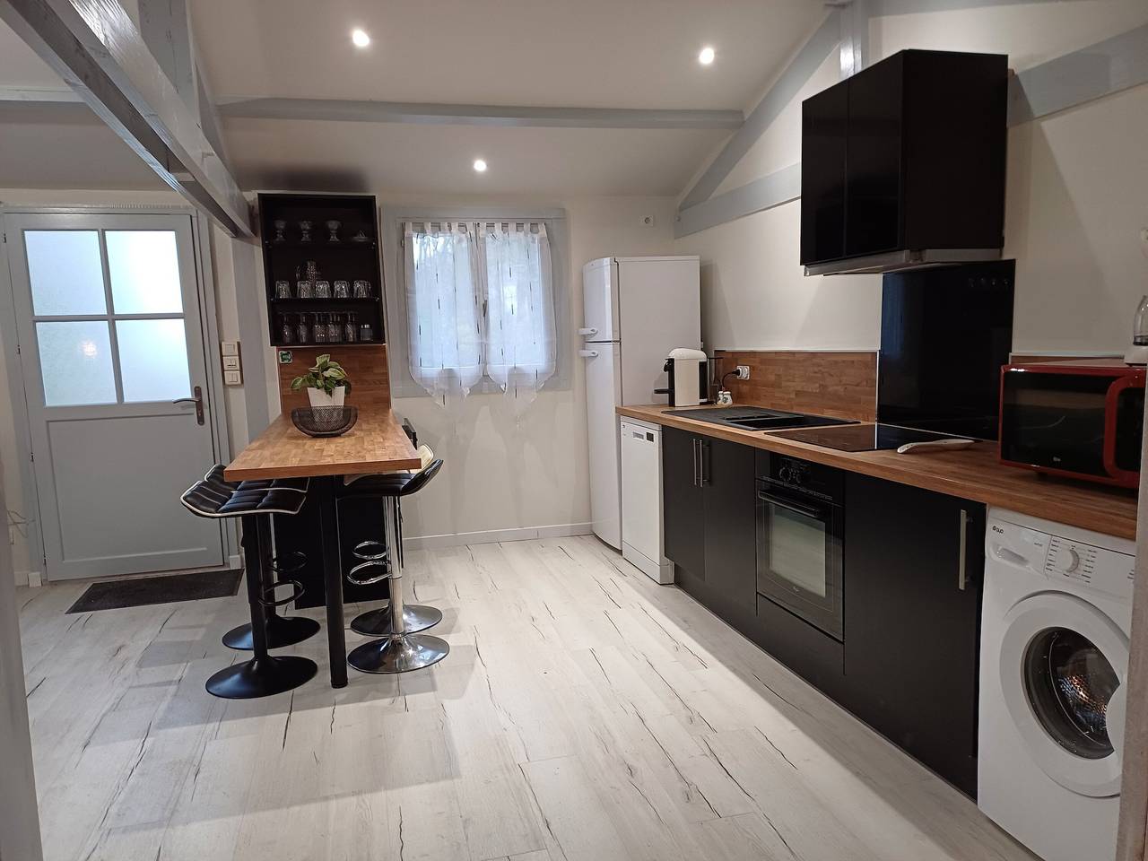 Landhaus „Maison Pittoresque, Chalet“ mit privater Terrasse, Garten und Klimaanlage in Montcuq-en-Quercy-Blanc, Lot