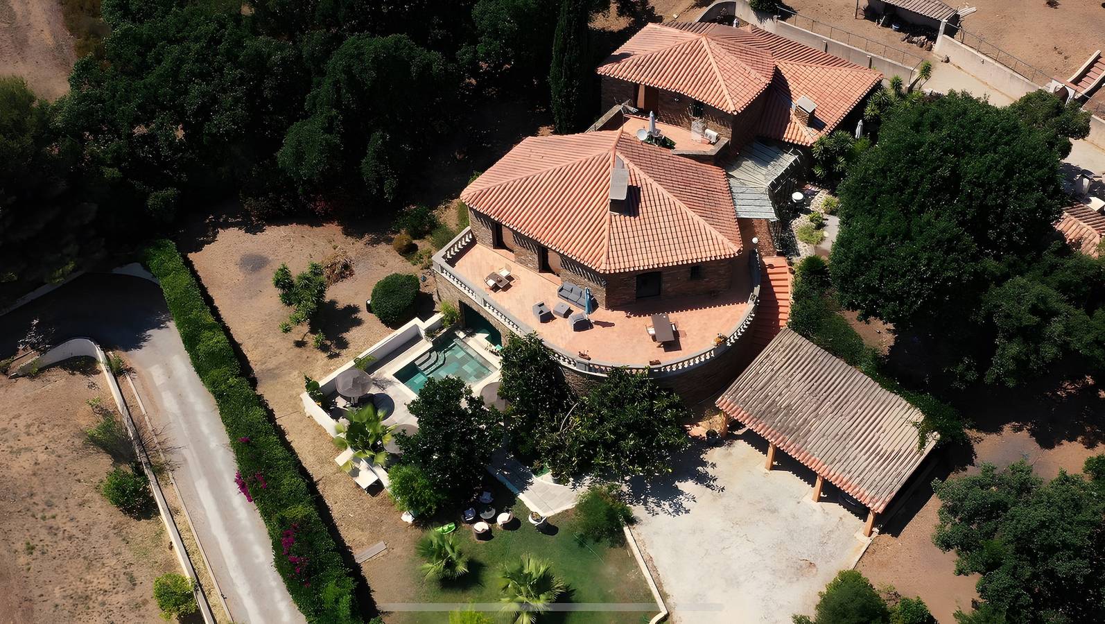 Bed and Breakfast 'Chambre Nature' con piscina, giardino condivisi e Wi-Fi in Hyeres, Parco nazionale di Port-Cros