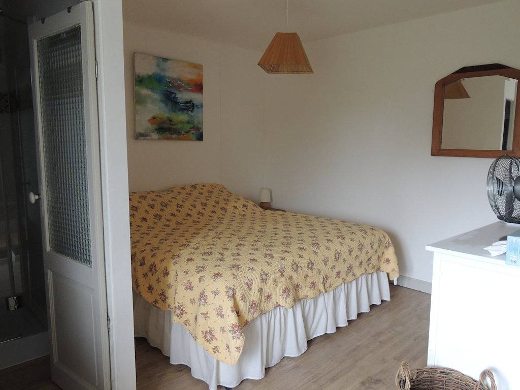 Chambres d'hôtes "Au Bord du Canal" - L'Étoile in Vandenesse-en-Auxois, Région de Beaune