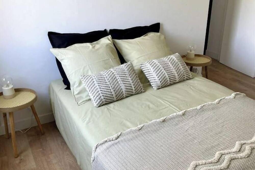 Appartement entier, Appartement cosy avec vue mer et piscine in La Ciotat, Région de Marseille