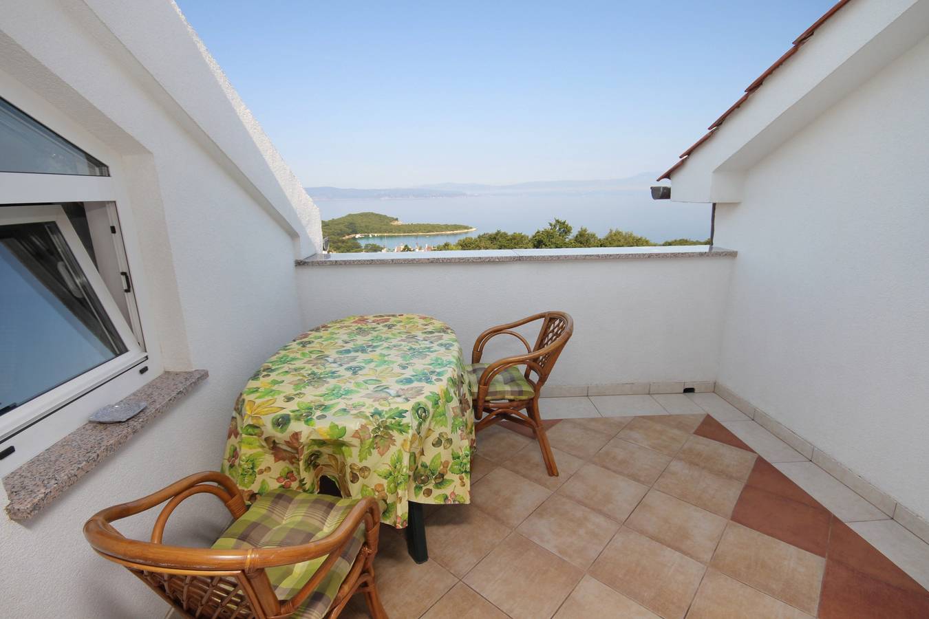Appartamento vacanze a Njivice a partire da 87€ a notte