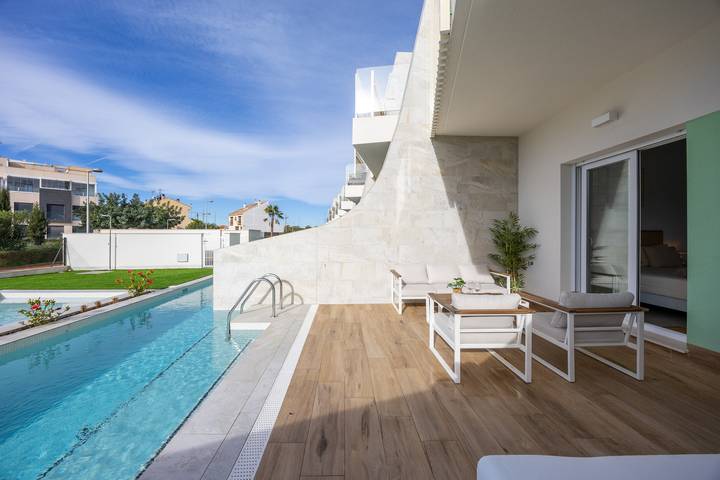 Ganze Wohnung, Marina Garden – Modernes Apartment mit direktem Zugang zum Pool in Pilar de la Horadada, Costa Blanca