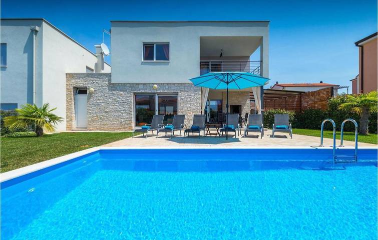 Ferienhaus für 8 Personen, mit Pool