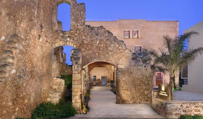 Maison d’hôte pour 4 personnes, avec Balcon et Terrasse ainsi que Jardin et Vue à La Canée