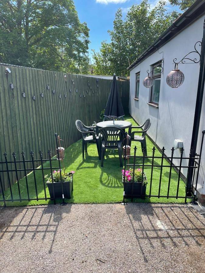 Ty Mynydd Lodge Holiday Home in Cardiff, Cardiff region