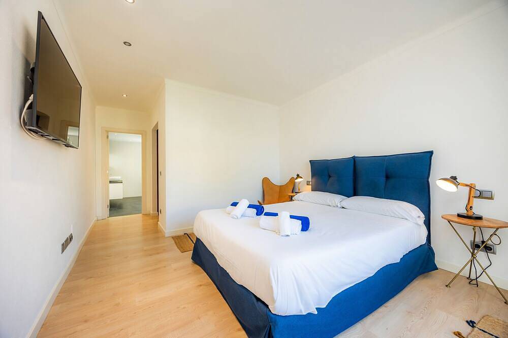 Villa 'Ca Nostra' with Mountain Views, Wi-Fi and Air Conditioning in Port d'Andratx, Andratx