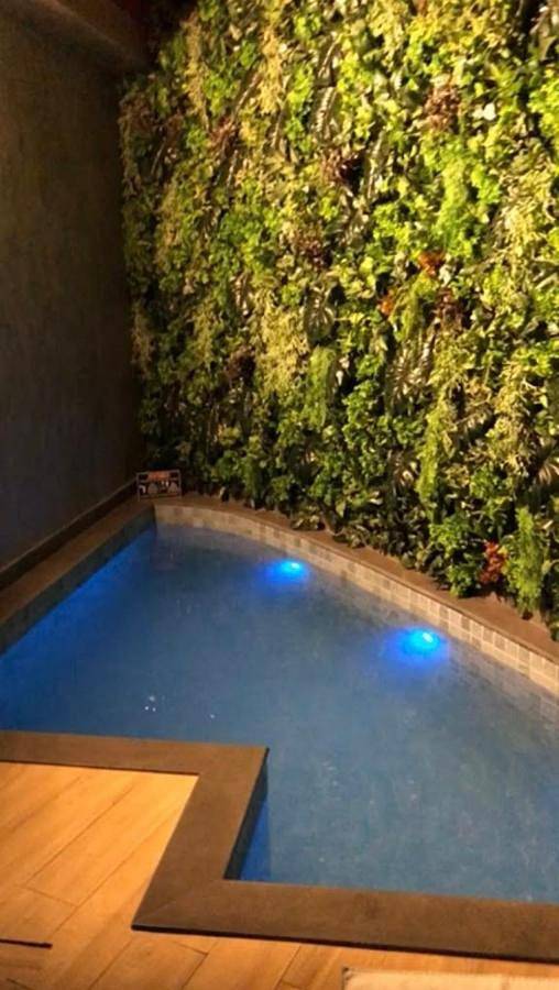 Casa de huéspuedes para 2 personas, con Jacuzzi y Piscina en Badalona