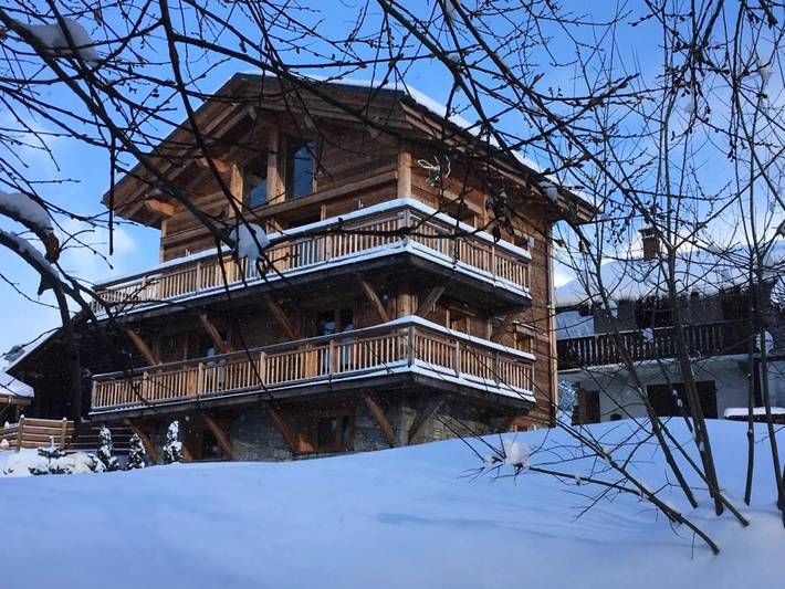 Gîte pour 10 personnes, avec balcon dans Office De Tourisme De Notre Dame De Bellecombe