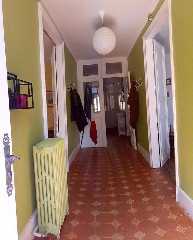 Location de vacances pour 10 personnes, avec piscine ainsi que vue et jardin, adapté aux familles à Saint-Savin - 4