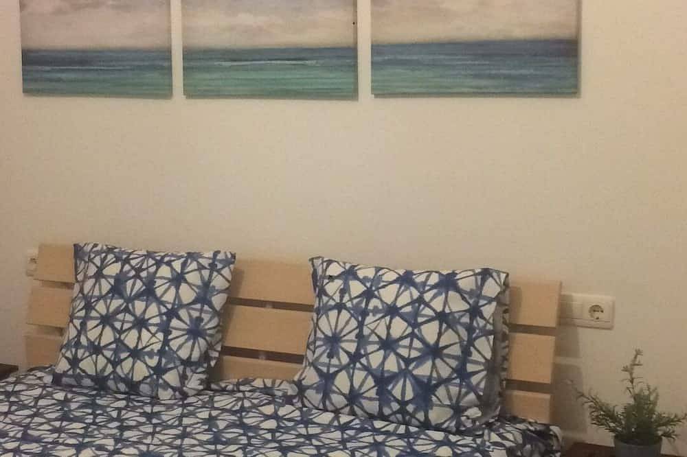 Casa Bella Vista en montaña con vistas al mar.  Piscina privada. 6 personas. in Cunit, Costa Dorada