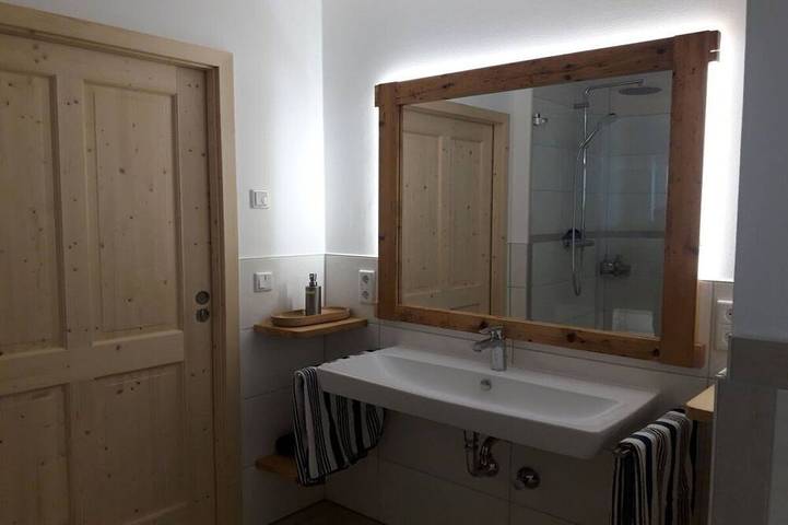 Ferienhaus für 6 Personen, mit Terrasse in Wackersberg - 4