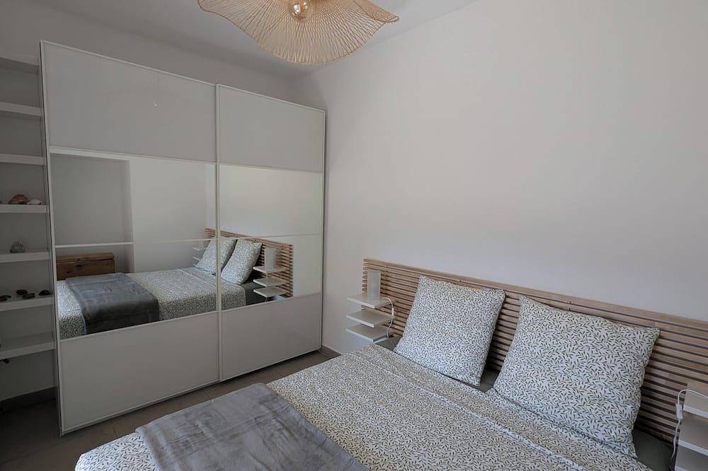 L'Escapade beautiful 90m2 villa renovated in 2024, air-conditioned, waterfront. in Ensuès-la-Redonne, Istres region