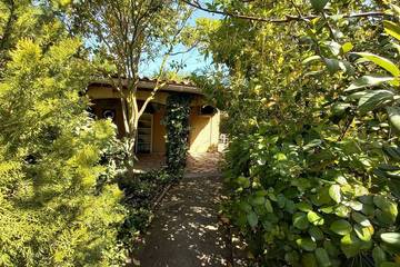 Gîte pour 6 personnes, avec terrasse ainsi que piscine et jardin à Castelnau-d'Aude