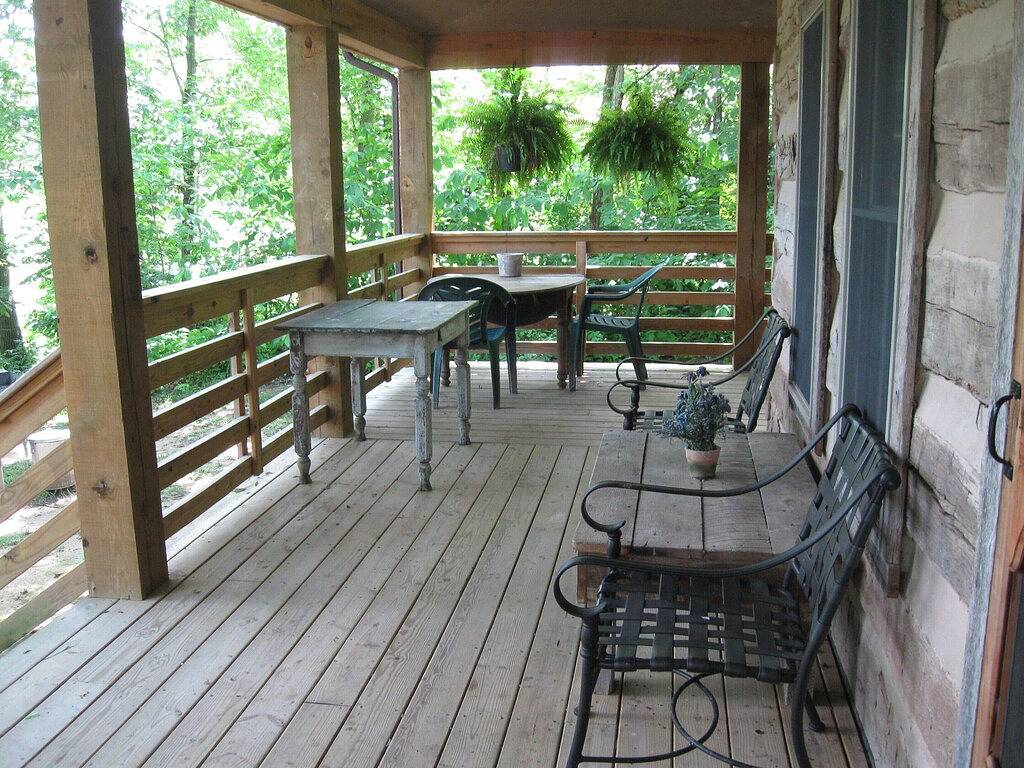 Log Cabin for 2 Guests in Shenandoah Valley, Virginia