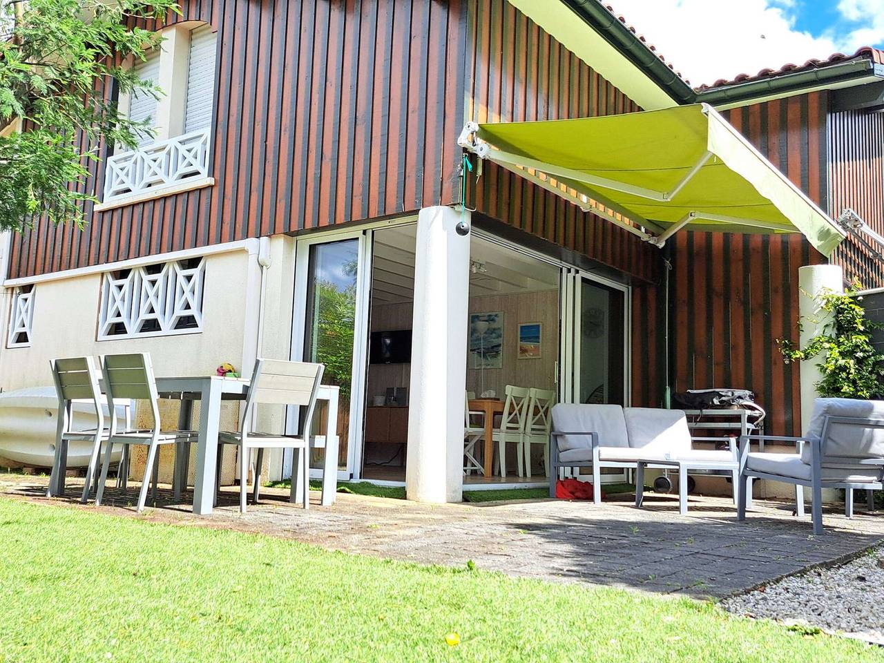 Maison de vacances climatisée avec Jacuzzi proche du Lac in Biscarrosse, Côte d’Argent