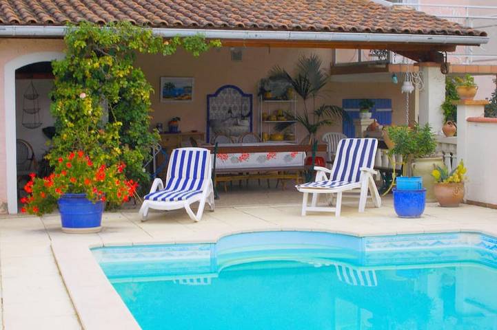 Appartement de vacances pour 5 personnes, avec Balcon ainsi que Jardin et Piscine