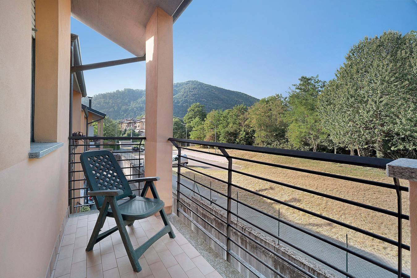 Appartamento intero, Appartamento Azalea City Center con piscina condivisa, Wi-Fi e aria condizionata in Induno Olona, Provincia di Varese