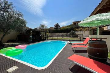 Cottage pour 6 personnes, avec terrasse ainsi que jacuzzi et jardin à Aigues-Vives