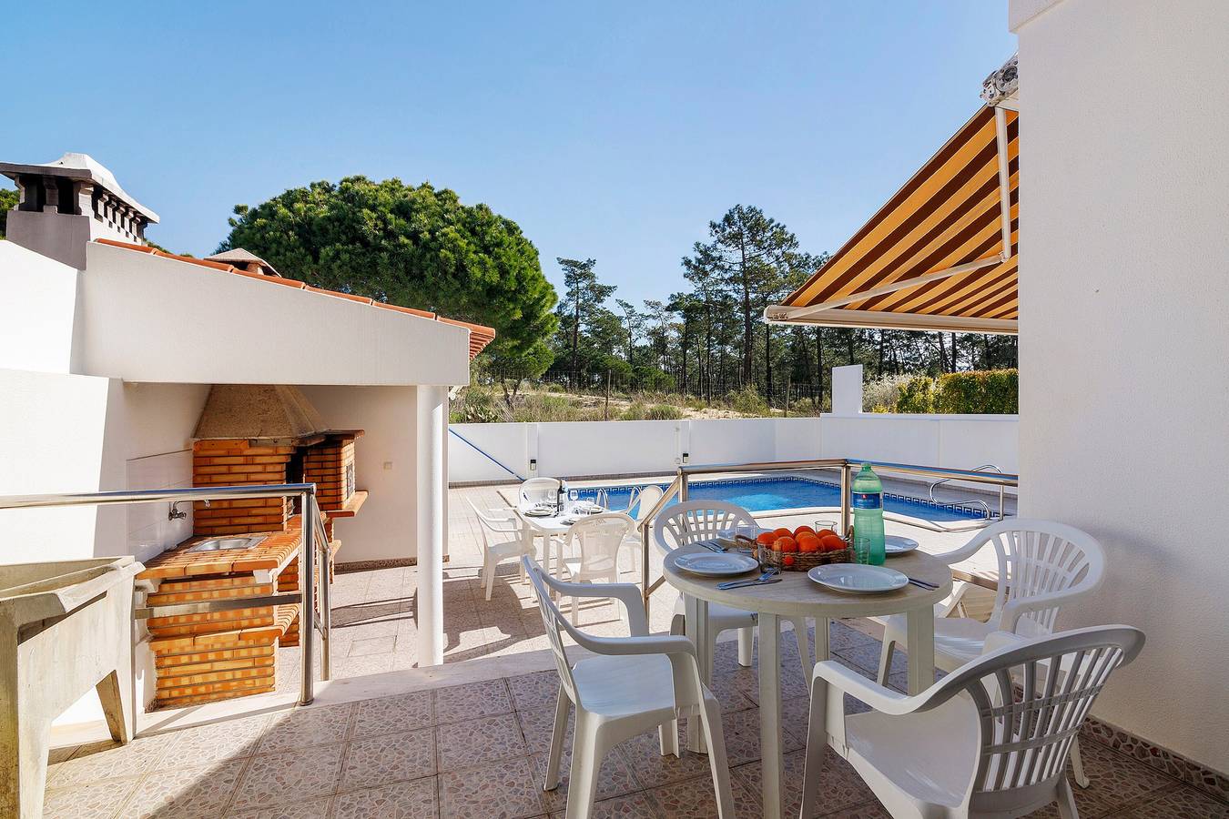 Holiday Home 'Villa Da Praia' with Private Terrace, Wi-Fi & Air Conditioning in Monte Gordo, Faro District