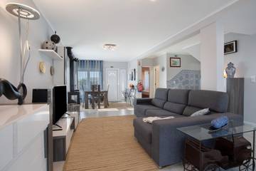 Villa for 9 Guests in Torres Vedras, Estremadura Province, Picture 4