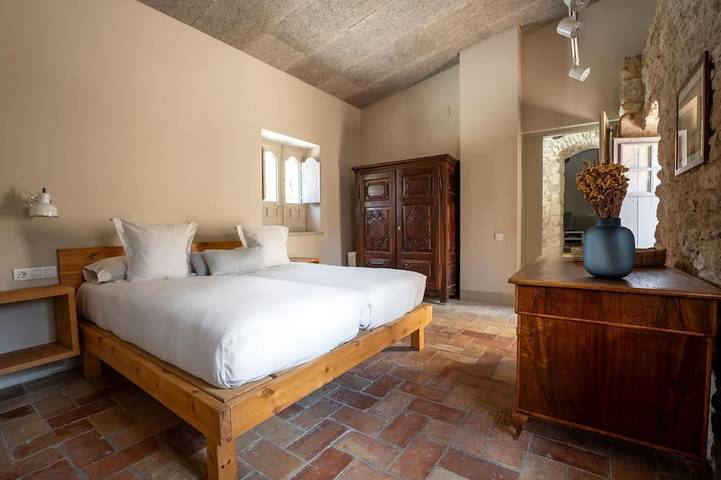 Gîte pour 8 personnes, avec jardin dans Peratallada - 4