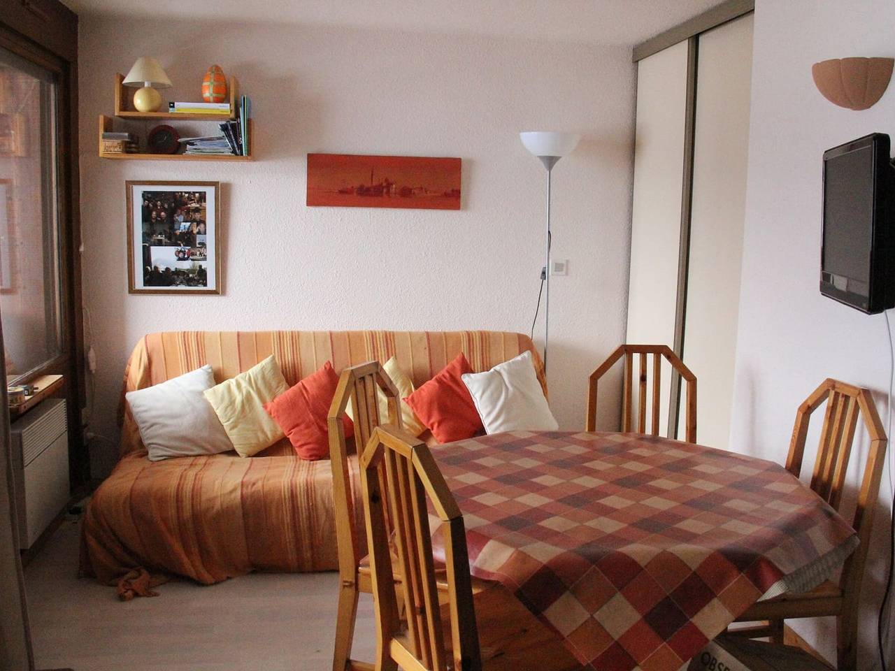 Entire apartment, Cozy 3-Room Apartment for 6 with Mountain Views, Near Ski Lifts in Petit-Châtel in Châtel, Les Portes du Soleil
